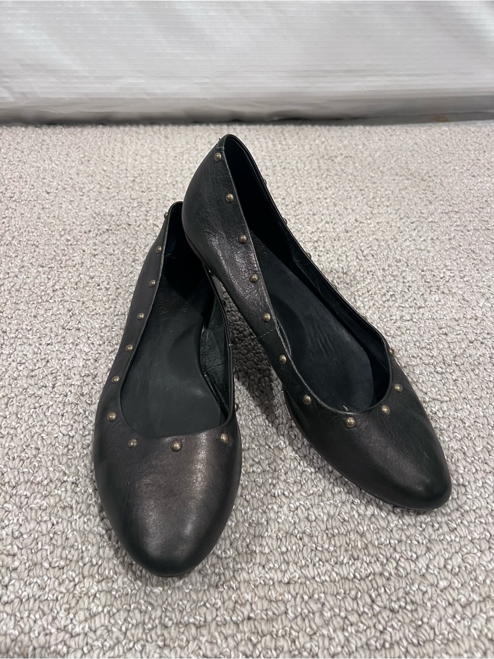 Kork-Ease Violette Studded Leather Slip on Flats Shoes Women Size 8 / 39 Pewter